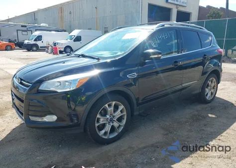 2016 Ford Escape Titanium z USA, uszkodzony, nr VIN 1FMCU9J90GUA43187